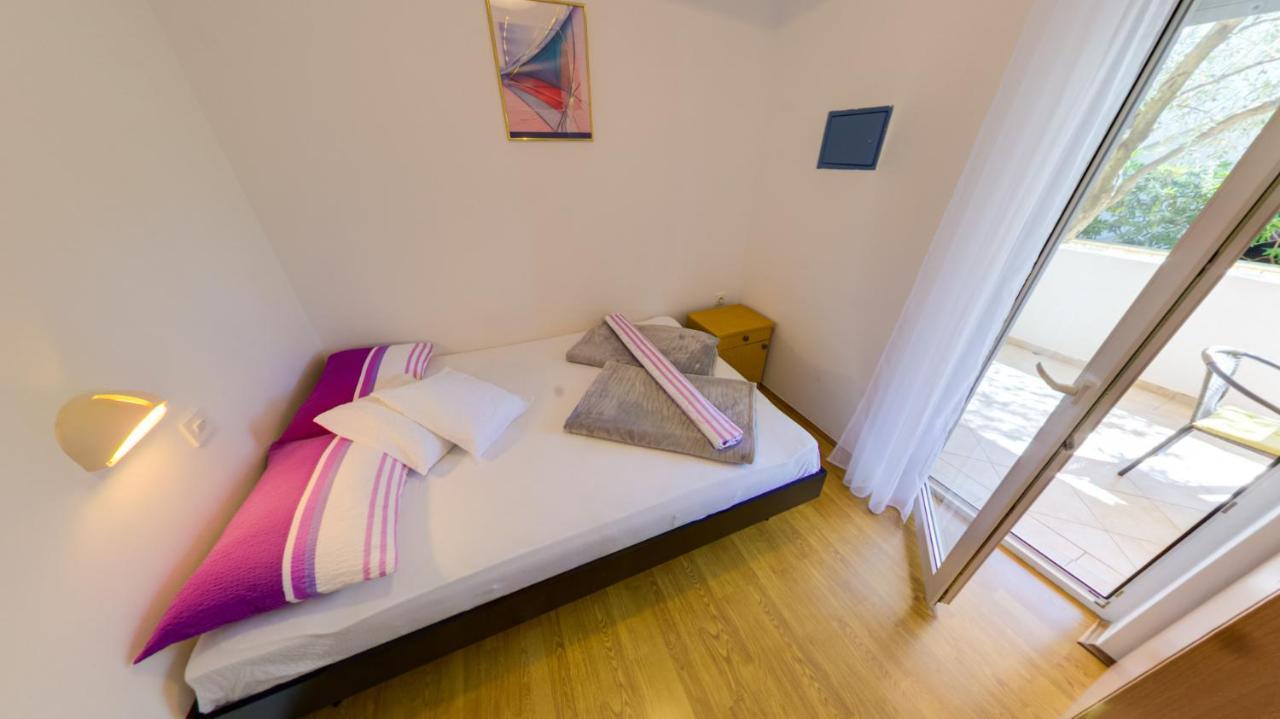 Apartmani Nena Povljana Buitenkant foto