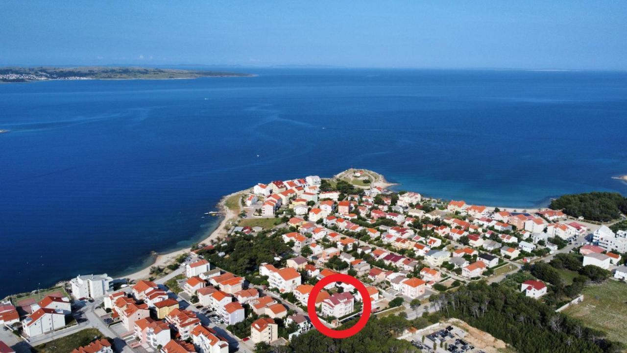 Apartmani Nena Povljana Buitenkant foto